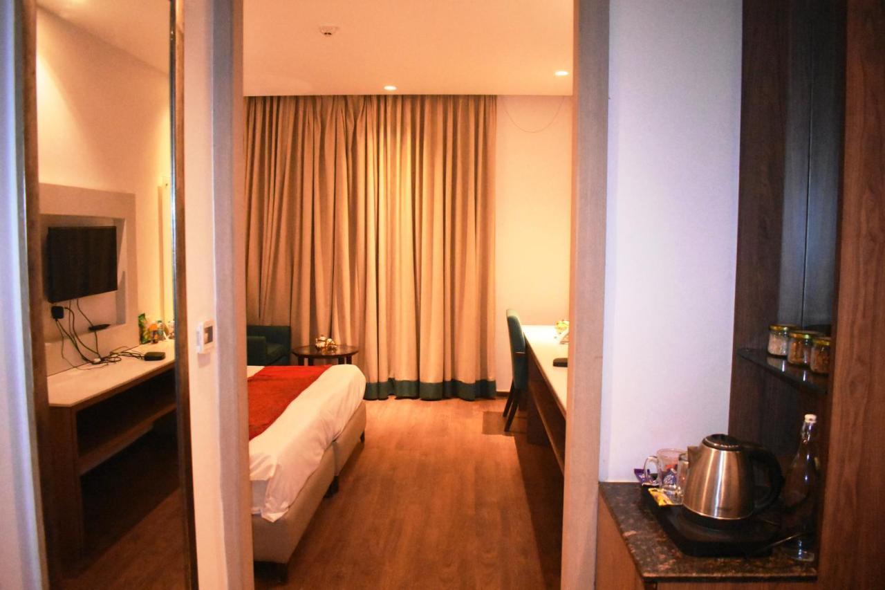 Lemonwood Suites By F9 Hotels - Trivoli Garden Chhatarpur New Delhi Ngoại thất bức ảnh