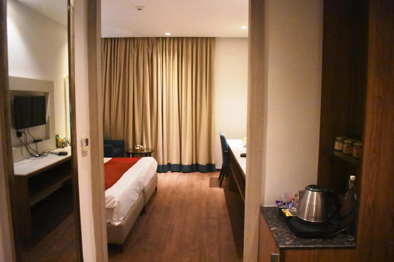 Lemonwood Suites By F9 Hotels - Trivoli Garden Chhatarpur New Delhi Ngoại thất bức ảnh