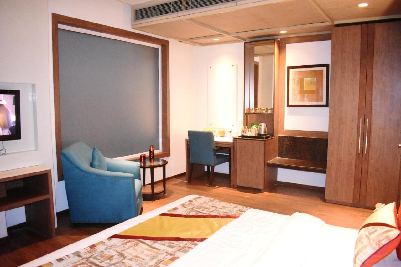 Lemonwood Suites By F9 Hotels - Trivoli Garden Chhatarpur New Delhi Ngoại thất bức ảnh