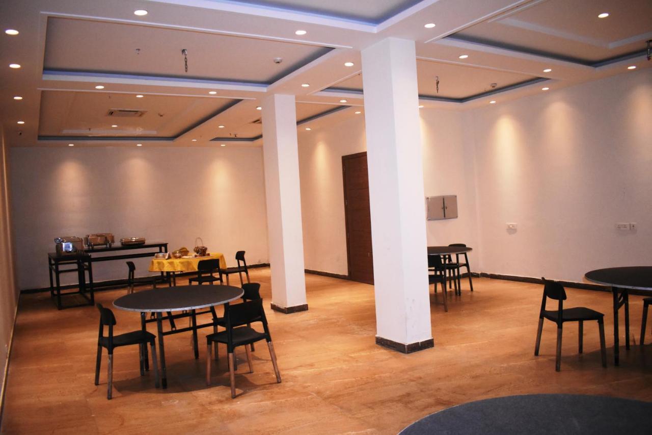 Lemonwood Suites By F9 Hotels - Trivoli Garden Chhatarpur New Delhi Ngoại thất bức ảnh